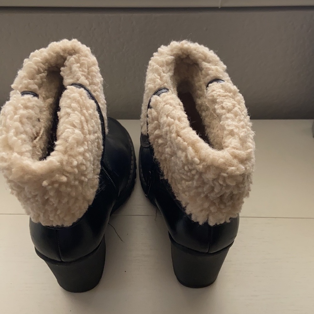 Skechers blk wedge boots size 5.5 excellent condition